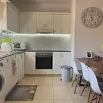 Sunshine Spacious Daire Pafos