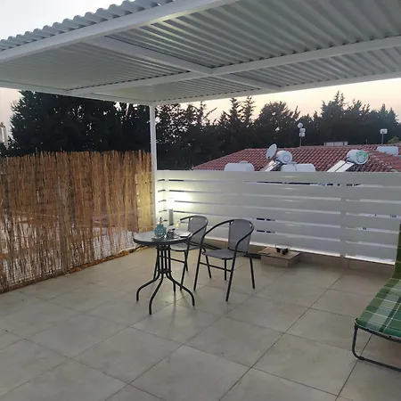 公寓 Sunshine Spacious Paphos