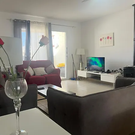 Sunshine Spacious Apartman Paphos